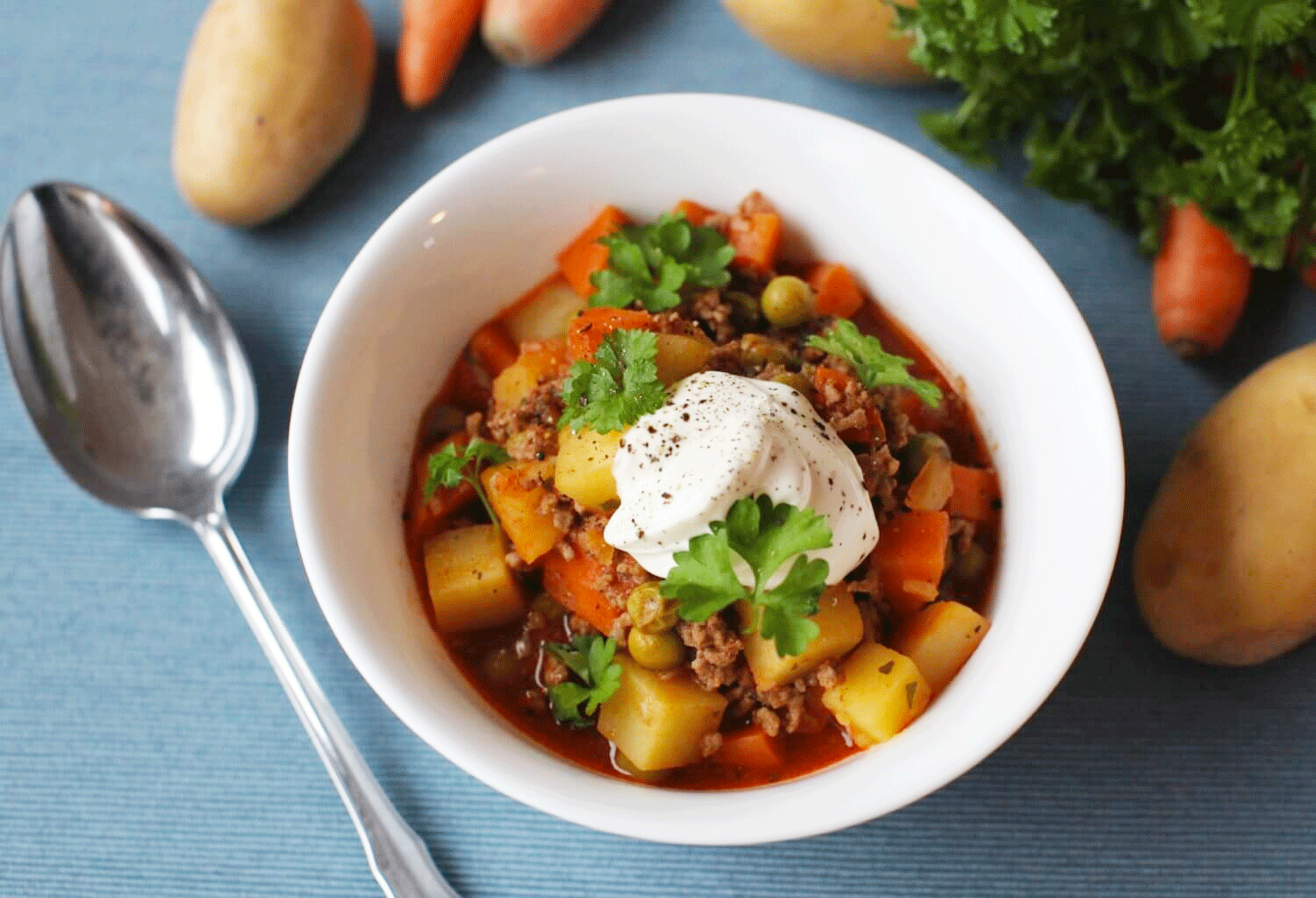 Hackfleisch-Gemüse-Eintopf - ein Rezept von der Mama • Kochen mit Kind