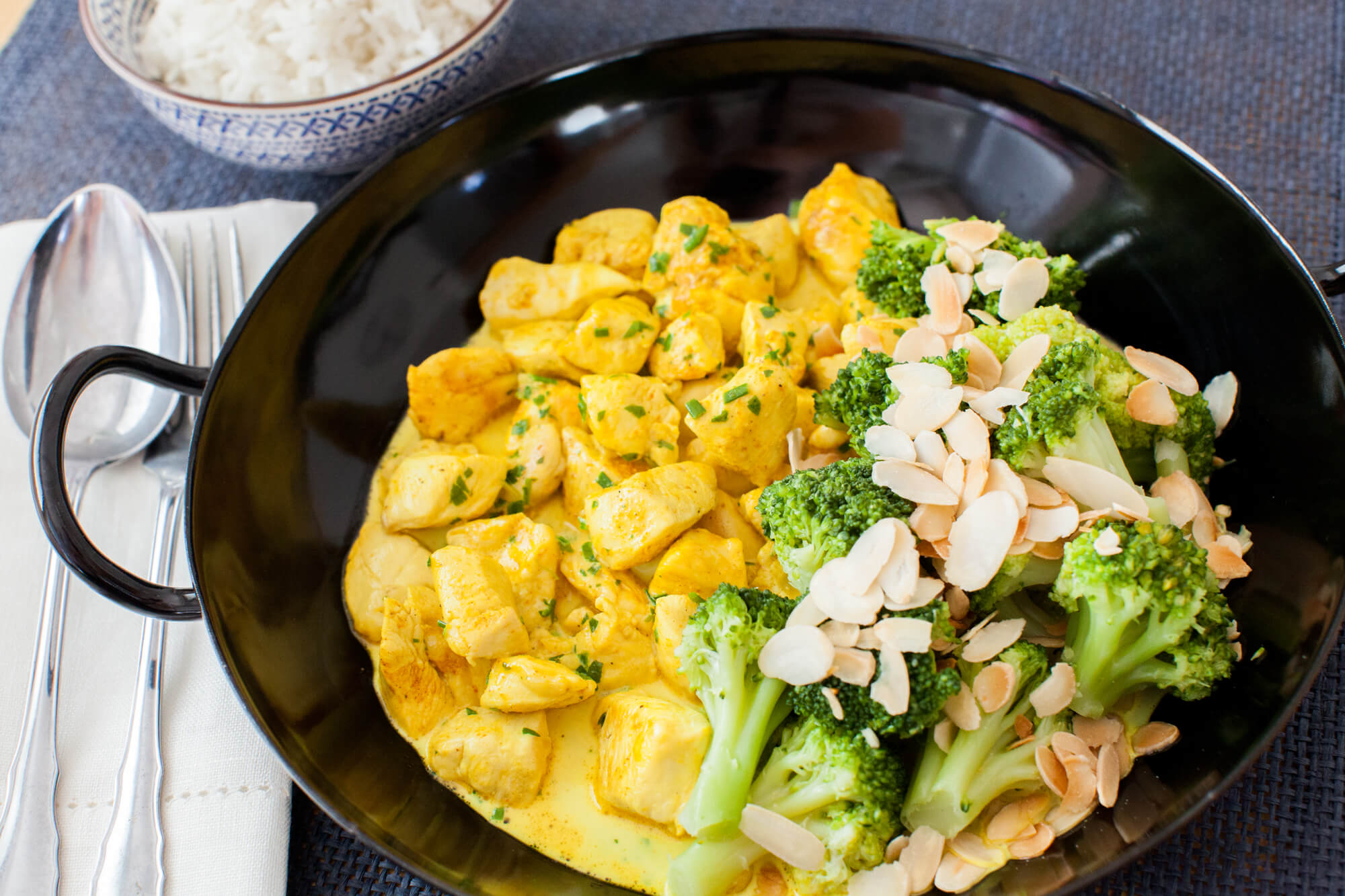 Hühnercurry mit Brokkoli und Reis • Kochen mit Kind